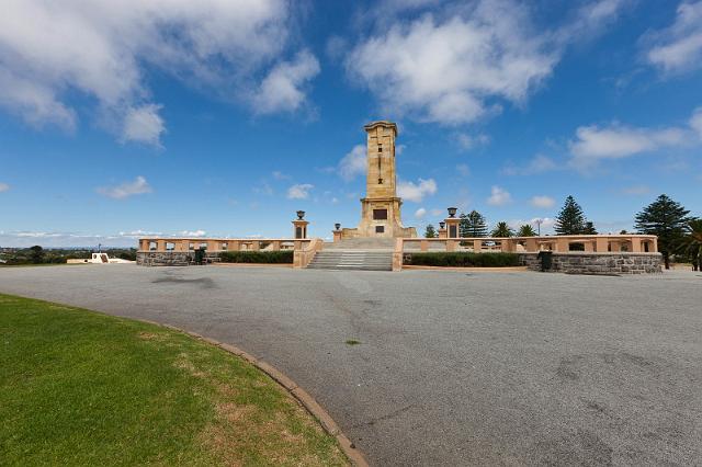 082 Fremantle, monument hill.jpg